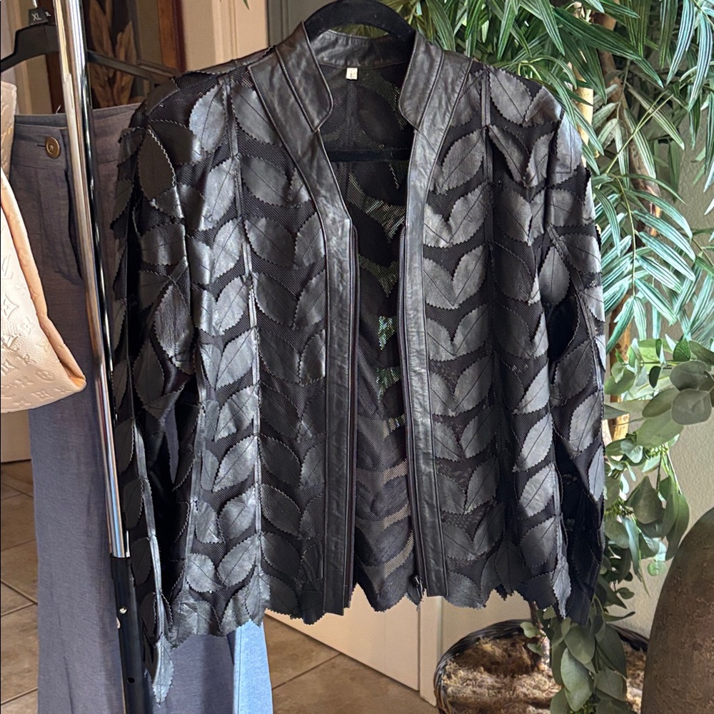 Chic Black Leaf Pattern Leather Jacket - image 1